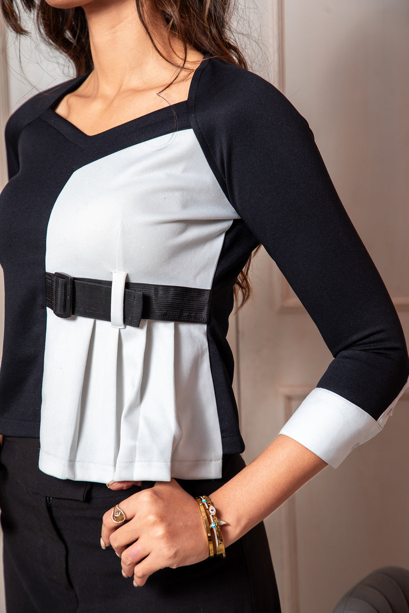 Load image into Gallery viewer, Black &amp; White Sweetheart Neckline Top
