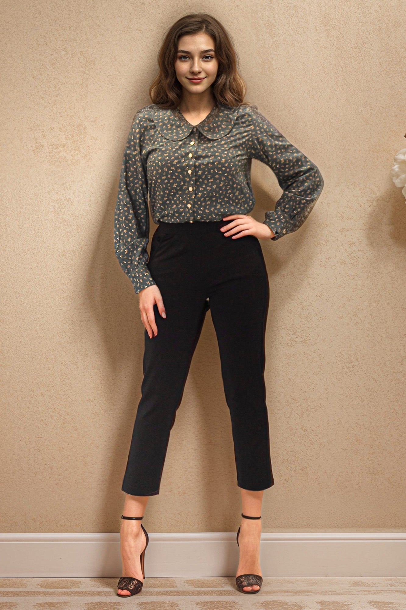 Peter pan collar buttoned down shirt