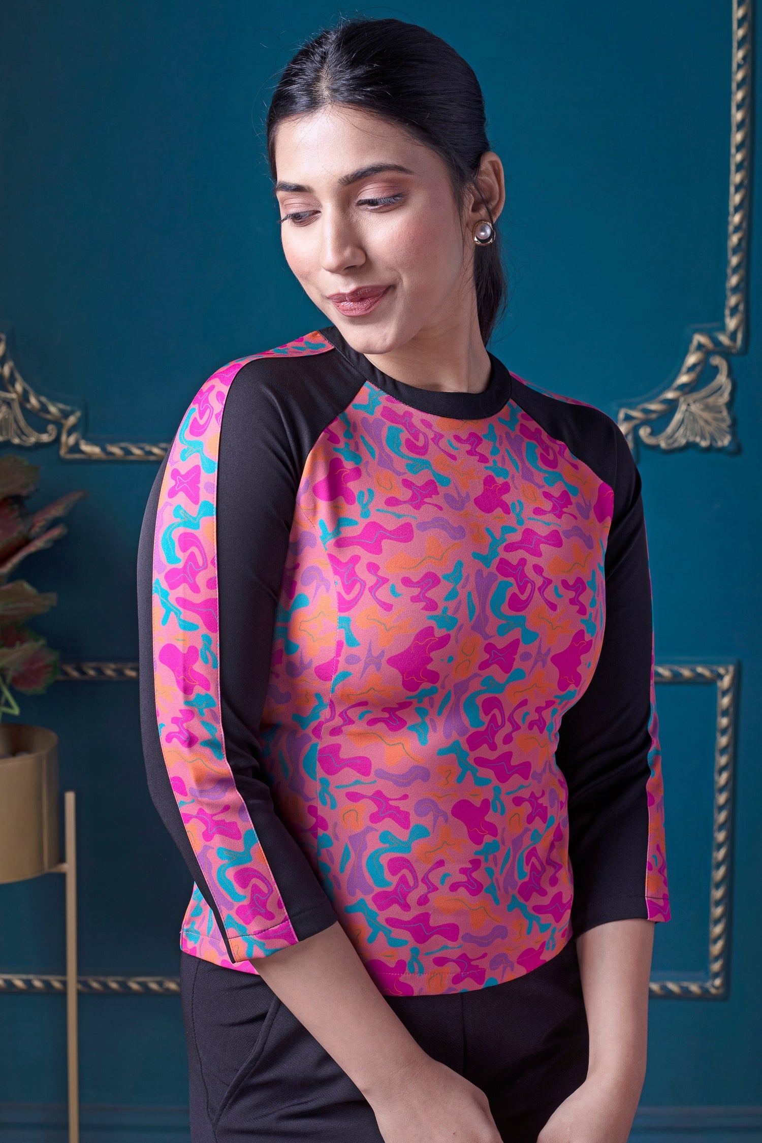 (Combo) Freedom Straight Pant (Black) &amp; Raglan Top with Paneled Sleeve - Avery